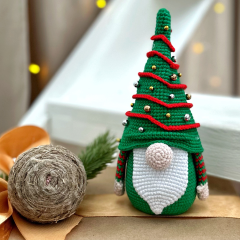 Christmas Gnome amigurumi by Mommy Patterns