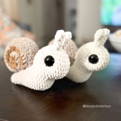 Cinnamon Swirl Snail amigurumi pattern by DearJackiStitchery