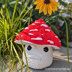 Murray the not so fungi  amigurumi by Cosmos.crochet.qc