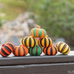 Stripy pumpkin amigurumi pattern by Mufficorn