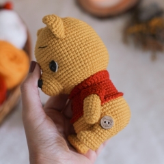 Winnie the Pooh amigurumi by Crocheniacs