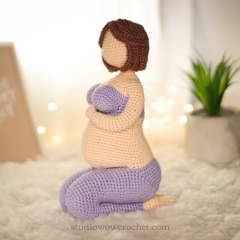 Mommy-to-Be amigurumi pattern by Mariia Zhyrakova