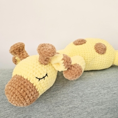 Dotty the Huggable Giraffe amigurumi by Hugurumitoys