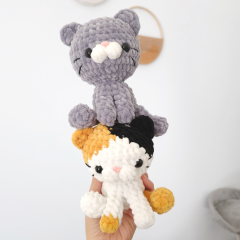 No-sew Sitting cat amigurumi pattern by Hugurumitoys