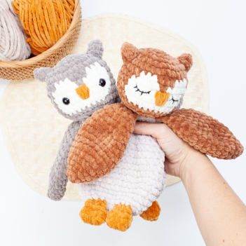 Owl snuggler lovey amigurumi pattern by Diminu