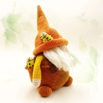 Garden Gnome amigurumi pattern by Maiiou