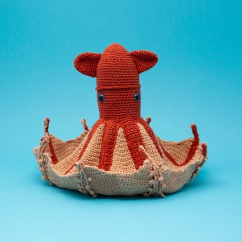 Vampire Squid amigurumi pattern by Make Me Roar