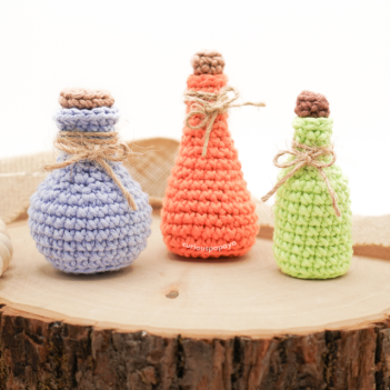 Potion Bottles amigurumi pattern by Curiouspapaya