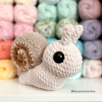 Cinnamon Swirl Snail amigurumi pattern by DearJackiStitchery