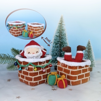 Peek-a-boo Santa amigurumi pattern by Chibiscraft