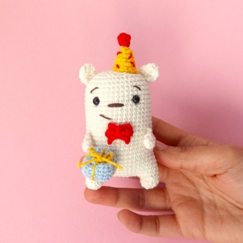 Cute birthday Bear amigurumi pattern by Amigurumi with Eli