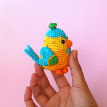 Fifi, the Finch amigurumi pattern by Amigurumi with Eli