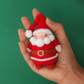 Happy Santa amigurumi pattern by Amigurumi with Eli