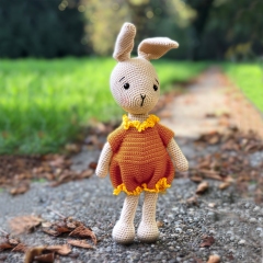 Poppy the Bunny amigurumi pattern by Pepika