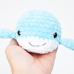 No sew whale amigurumi pattern by Diminu