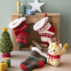 Chi the kitty and the sock amigurumi pattern by Khuc Cay