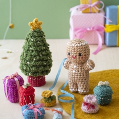 Christmas train and gingerbread man amigurumi by Khuc Cay