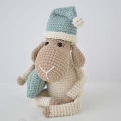 The Sleepy Sheep amigurumi by Elisas Crochet