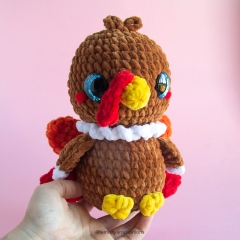 Pecan the Turkey amigurumi pattern by Lemon Yarn Creations