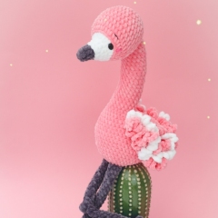 Alice the No Sew Flamingo amigurumi by Lex in Stitches