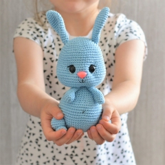 Bonnie the bunny amigurumi pattern by LaCigogne