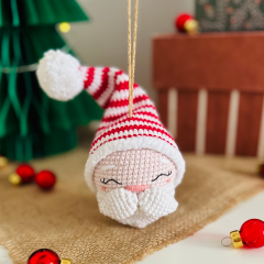 Santa Bauble Amigurumi Pattern amigurumi by Sarah's Hooks & Loops