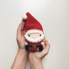 PETITE SANTA amigurumi pattern by unknown