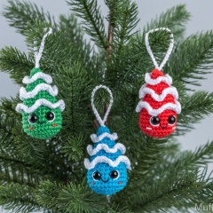 Christmas tree ornament amigurumi by Mufficorn