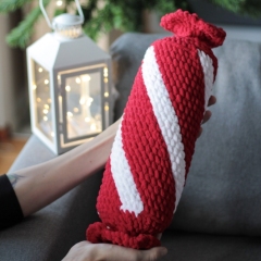 Candy Cane & Peppermints Pillow amigurumi pattern by Crocheniacs