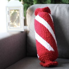 Peppermint Stick Pillow amigurumi pattern by Crocheniacs