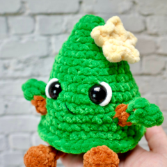 Clara the Christmas Tree amigurumi by Alter Ego Crochet