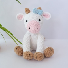 Elsa the Cow - Crochet Cow  amigurumi by Crochet Pattern By Nina