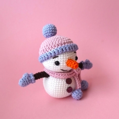 Olie the snowman amigurumi by Amigurumi with Eli