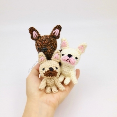 Palm-sized French bulldog puppy amigurumi pattern by Emi Kanesada (Enna Design)