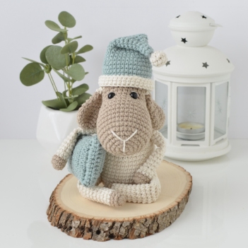 The Sleepy Sheep amigurumi pattern by Elisas Crochet