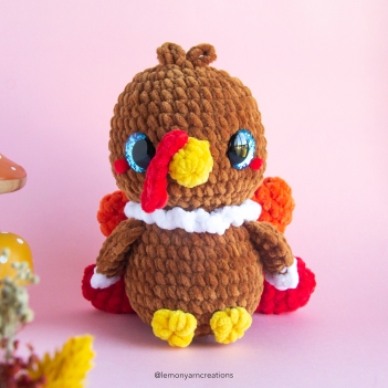 Pecan the Turkey amigurumi pattern by Lemon Yarn Creations