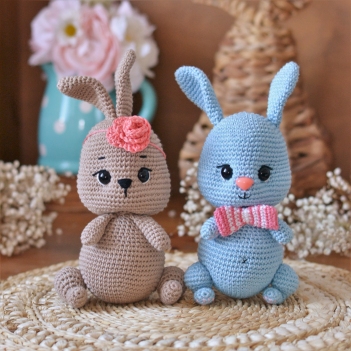 Bonnie the bunny amigurumi pattern by LaCigogne