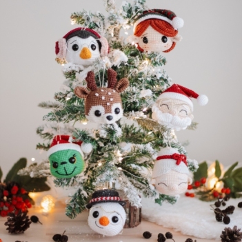 Christmas Tree Ornaments amigurumi pattern by Crocheniacs