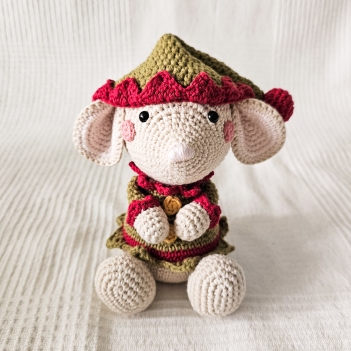 Elvis the Christmas Elf Mouse amigurumi pattern by EMI Creations by Chloe