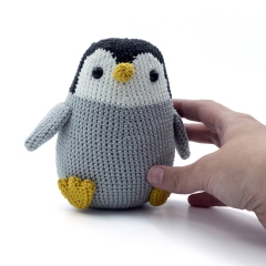 Baby Penguin amigurumi pattern by MevvSan