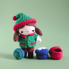 Dress up Dolls Christmas edition amigurumi pattern by The Wandering Deer