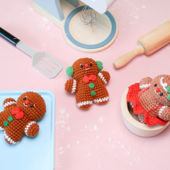 Gingerbread Cookies amigurumi by Curiouspapaya