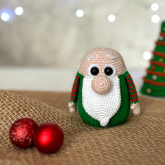 Christmas Gnome amigurumi pattern by Mommy Patterns