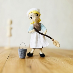 Housemaid amigurumi by Fluffy Tummy