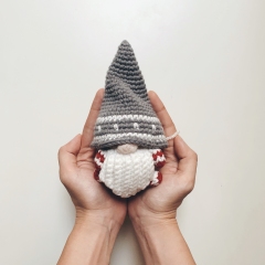 PETITE GNOME amigurumi pattern by unknown