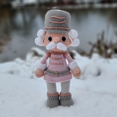 Crackerjak the Nutcraker amigurumi pattern by LittleEllies_Handmade