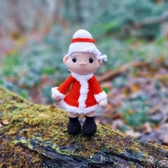 Festive Santa Claus amigurumi by LittleEllies_Handmade