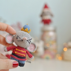 The naughty elf and Mouse King  amigurumi pattern by O Recuncho de Jei