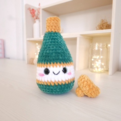 Champagne bottle  amigurumi pattern by Hugurumitoys