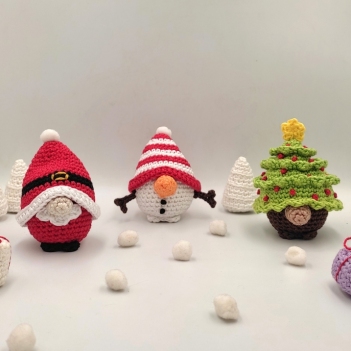 Christmas Mini Gnomes amigurumi pattern by IwannaBeHara